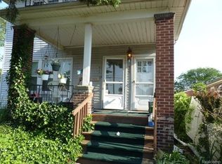 423 North Dr, Wyandotte, MI 48192