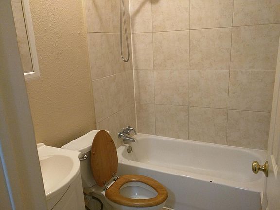 4th image of 4315 La Branch St APT 4