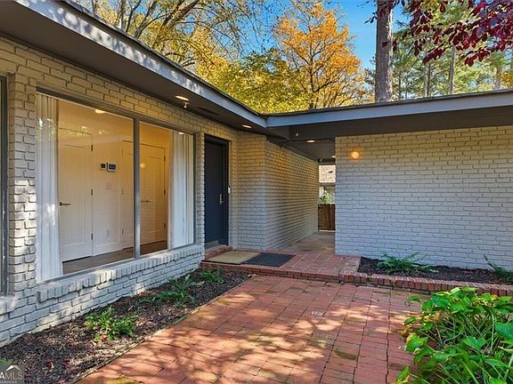 3rd image of 1470 Lavista Rd NE