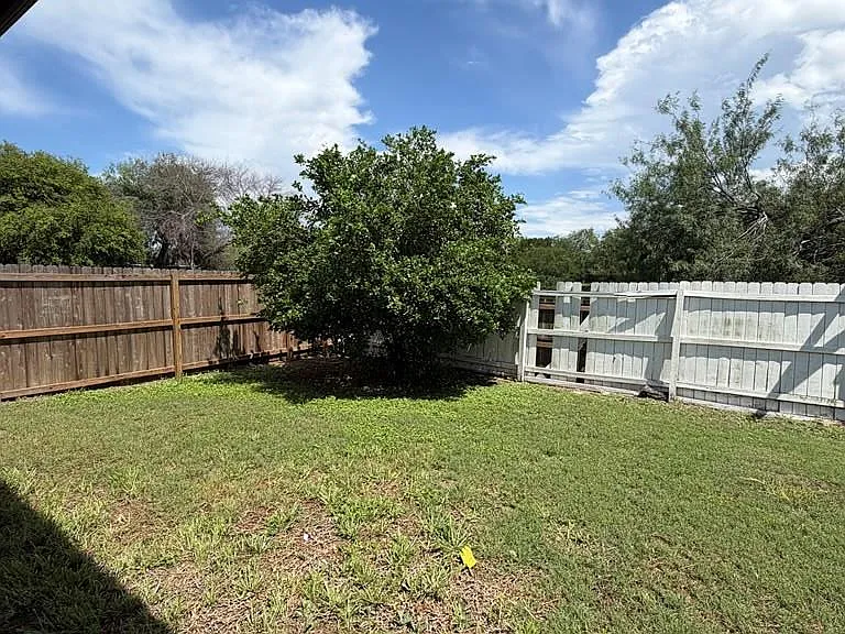 1130 Silverado Cir — Photo 10
