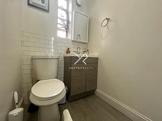 Rented by Yaffa Realty LLC | media 8