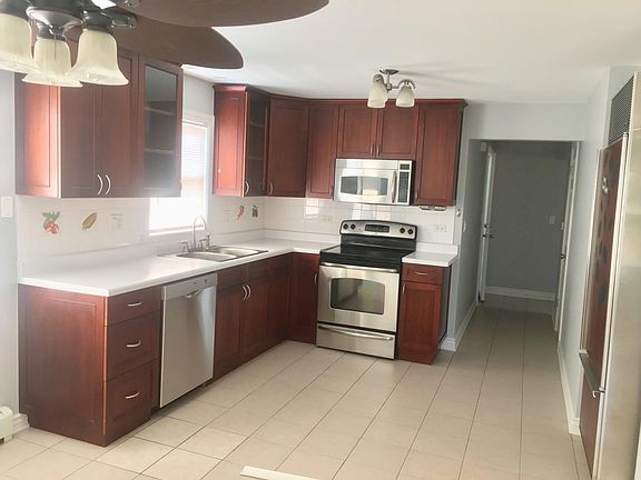 3rd image of 4616 N Sayre Ave APT 3