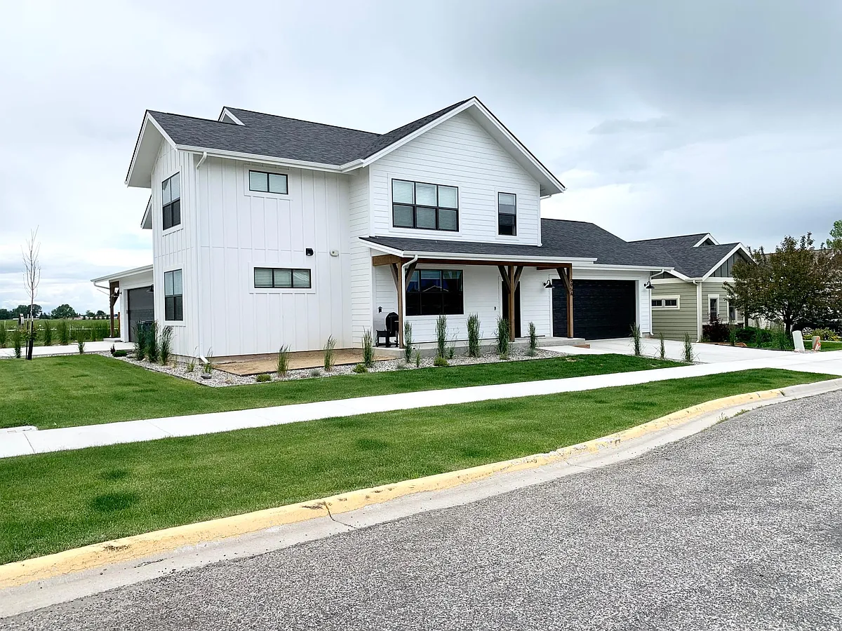 Building Photo - 995 Advance Dr #A