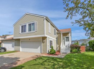 32 Buckingham Ln, Buffalo Grove, IL