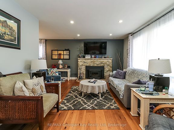 4th image of 57 Maple St