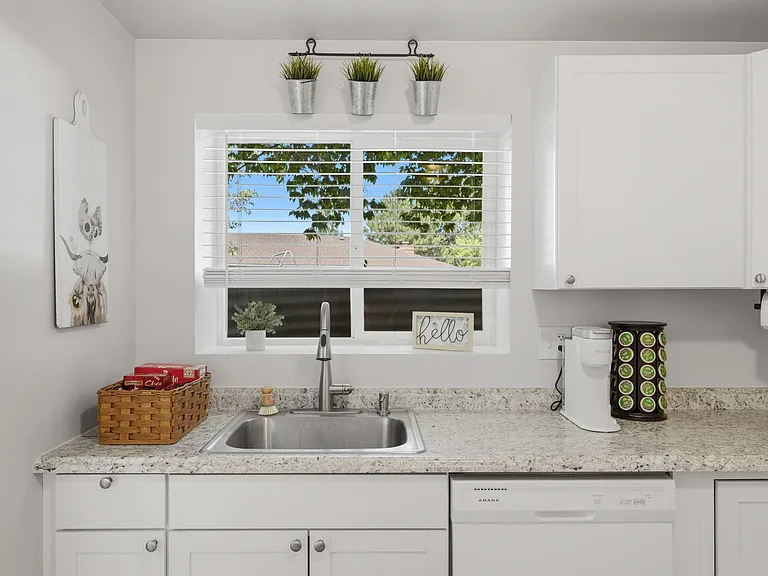 2569 N 2900 E — Photo 11