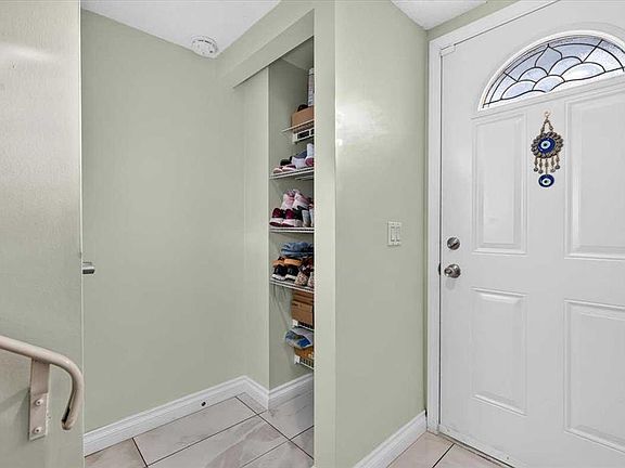 2nd image of 919 E 38th St NE #904