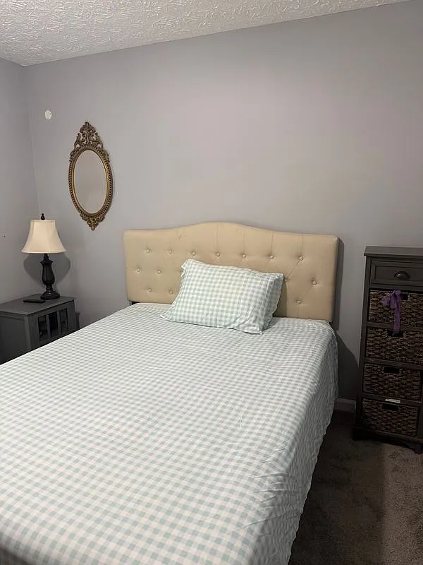 1 bed, 1.0 bath, 200 sqft, $800 — Photo 2