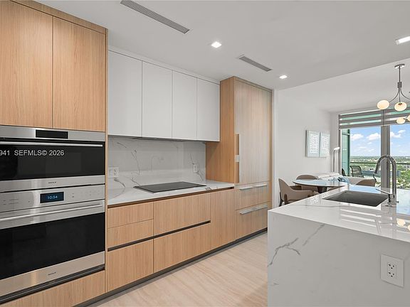 5th image of 2411 Laguna Cir #2107