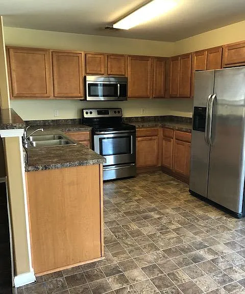 16 Miller Pond Rd — Photo 4