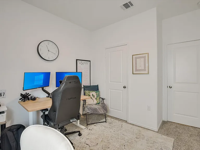 2712 Louris Ln — Photo 10
