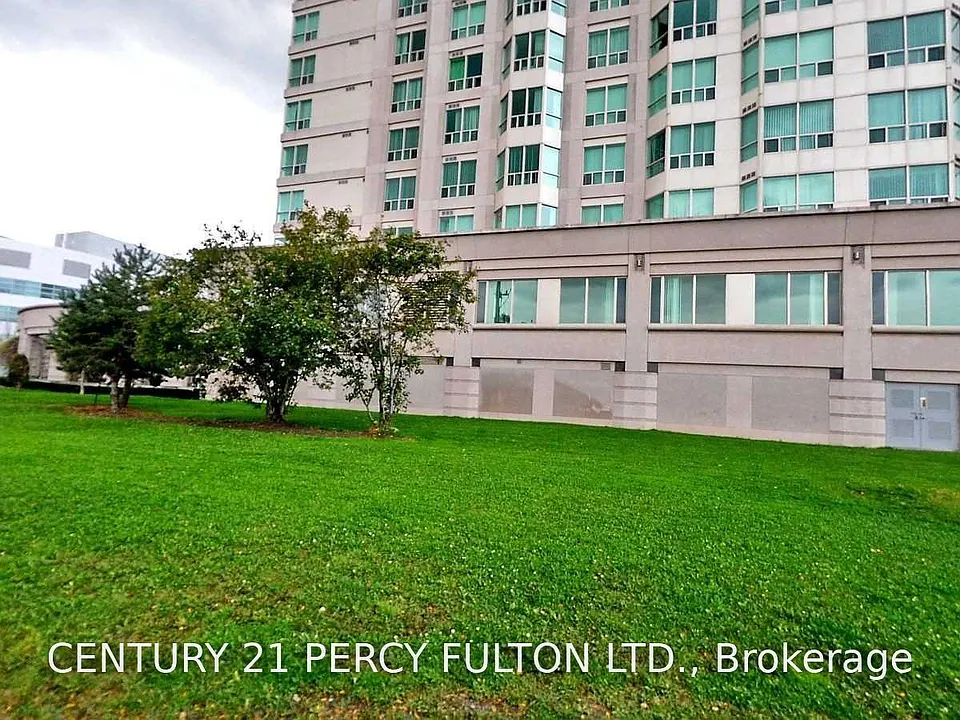 18 Lee Centre Dr #1103