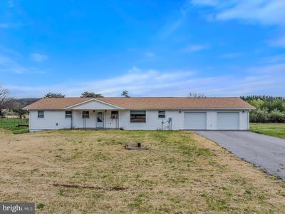 11223 Valley Rd, Berkeley Springs, WV 25411