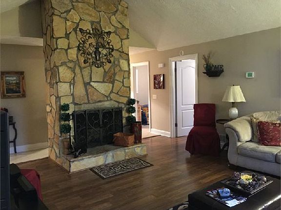 5th image of 16 Beaverdam Creek Ln