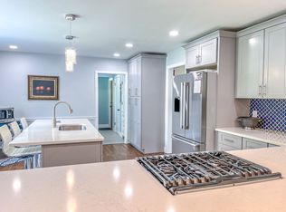 35 Mulberry Hill St, Hamden, CT 06517