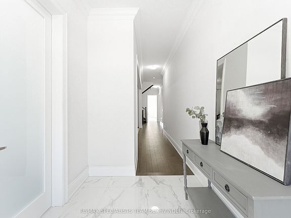 4th image of 119 Raspberry Ridge Ave