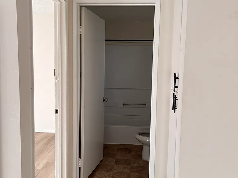 3205 S Shasta Cir S #104 — Photo 8