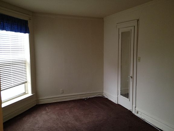 4th image of 6936 S Oglesby Ave #3N