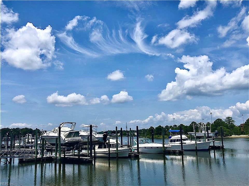 Mere minutes to our incredible Chesapeake Bay and the 1st Island- Notorious and prized fishing spots for Fisherman, jet skiing, kayaking and pleasure boating!