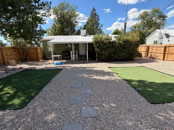 203 N Warren Ave, Glendo, WY 82213