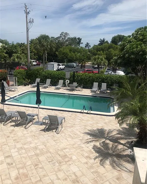 216 Banyan Blvd #216