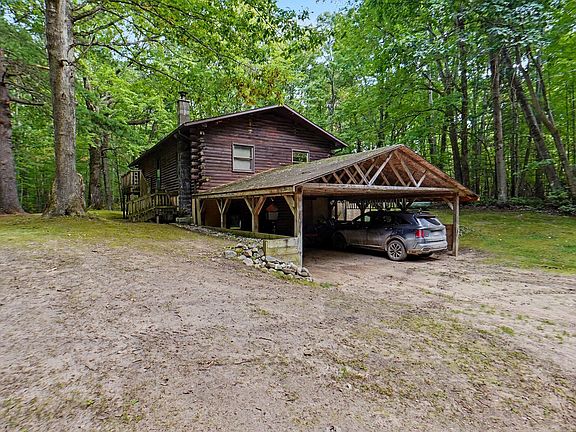 5th image of 3188 N Taylor Rd