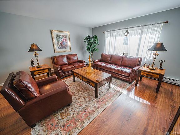 2nd image of 34 Crescent St APT 1G