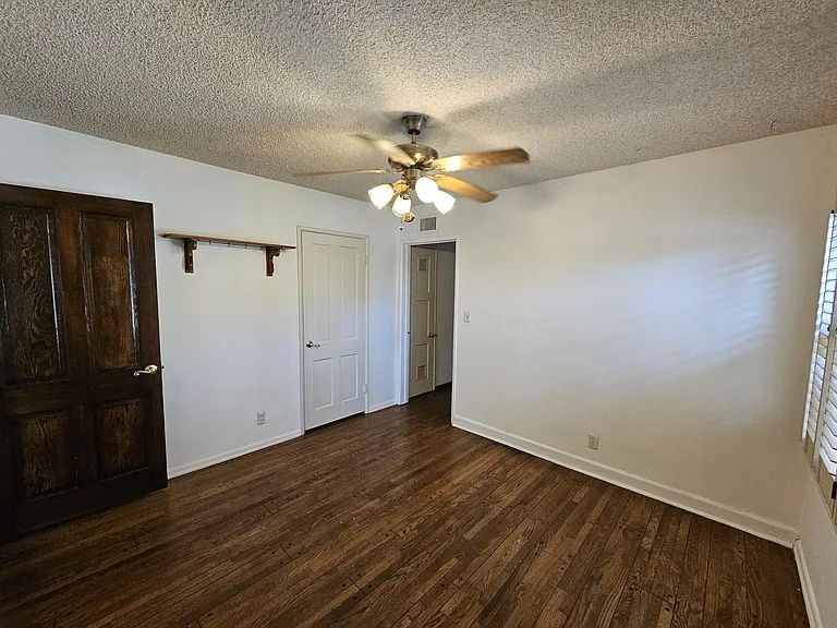 504 E Dalton Ave — Photo 26