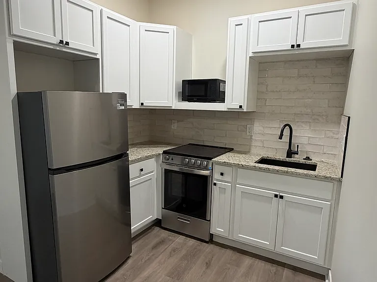321 Garrison St #21 — Photo 1