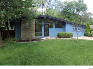 1513 Ridgewood Dr, Saint Louis, MO 63126