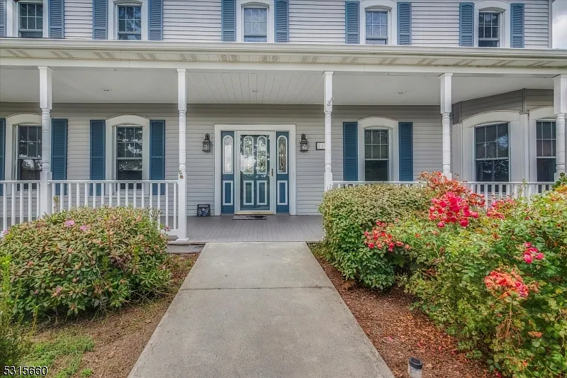 4 bed, 4.0 bath, $3,600 — Photo 4