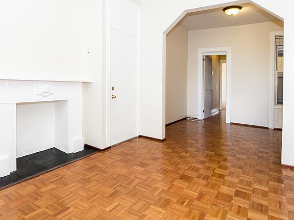 5th image of 210 Eckford St APT 3L