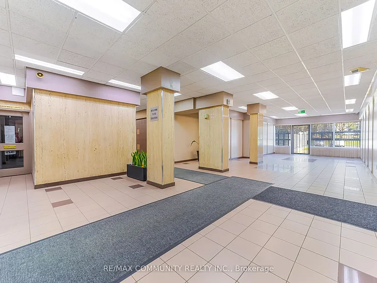 3380 Eglinton Ave E #511 — Photo 5
