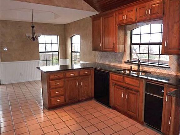 5th image of 3921 Welwyn Way Dr