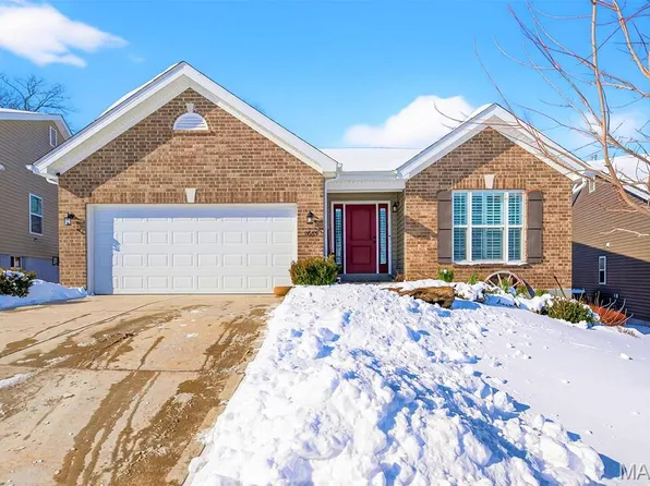 2685 Winding Valley Dr, Fenton, MO 63026