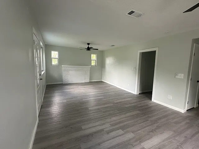 1552 W 14th St — Photo 3