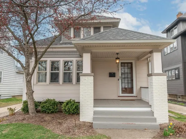 2547 North 70th STREET, Wauwatosa, WI 53213