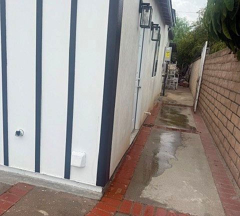 2nd image of 10200-10204 N Rincon Ave