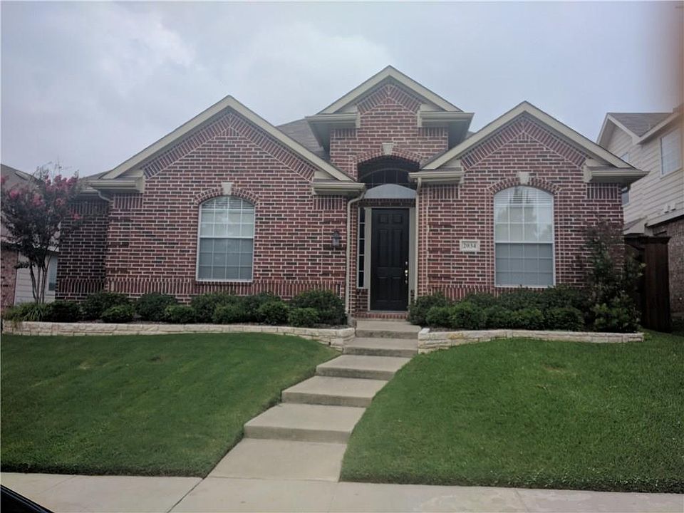 1st image of 2034 Camelot Dr