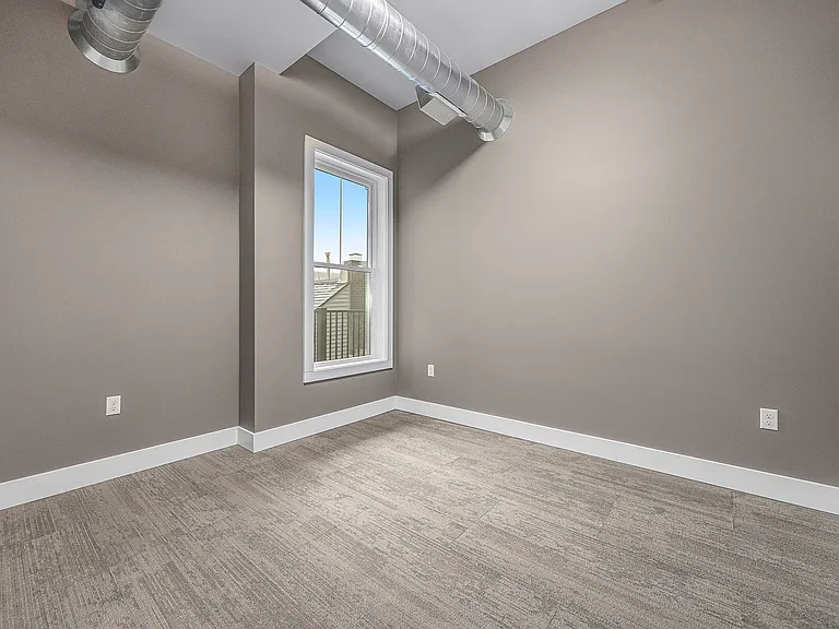 137 E Main Ave — Photo 11