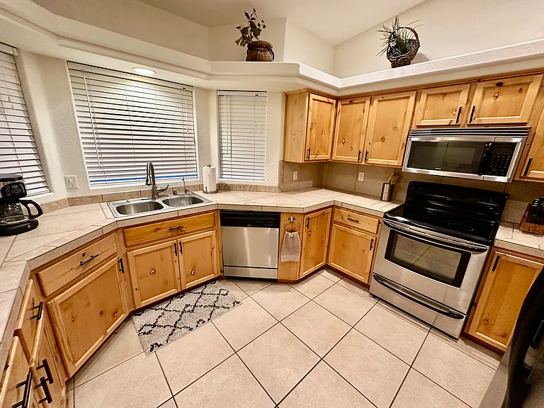 Full Kitchen
