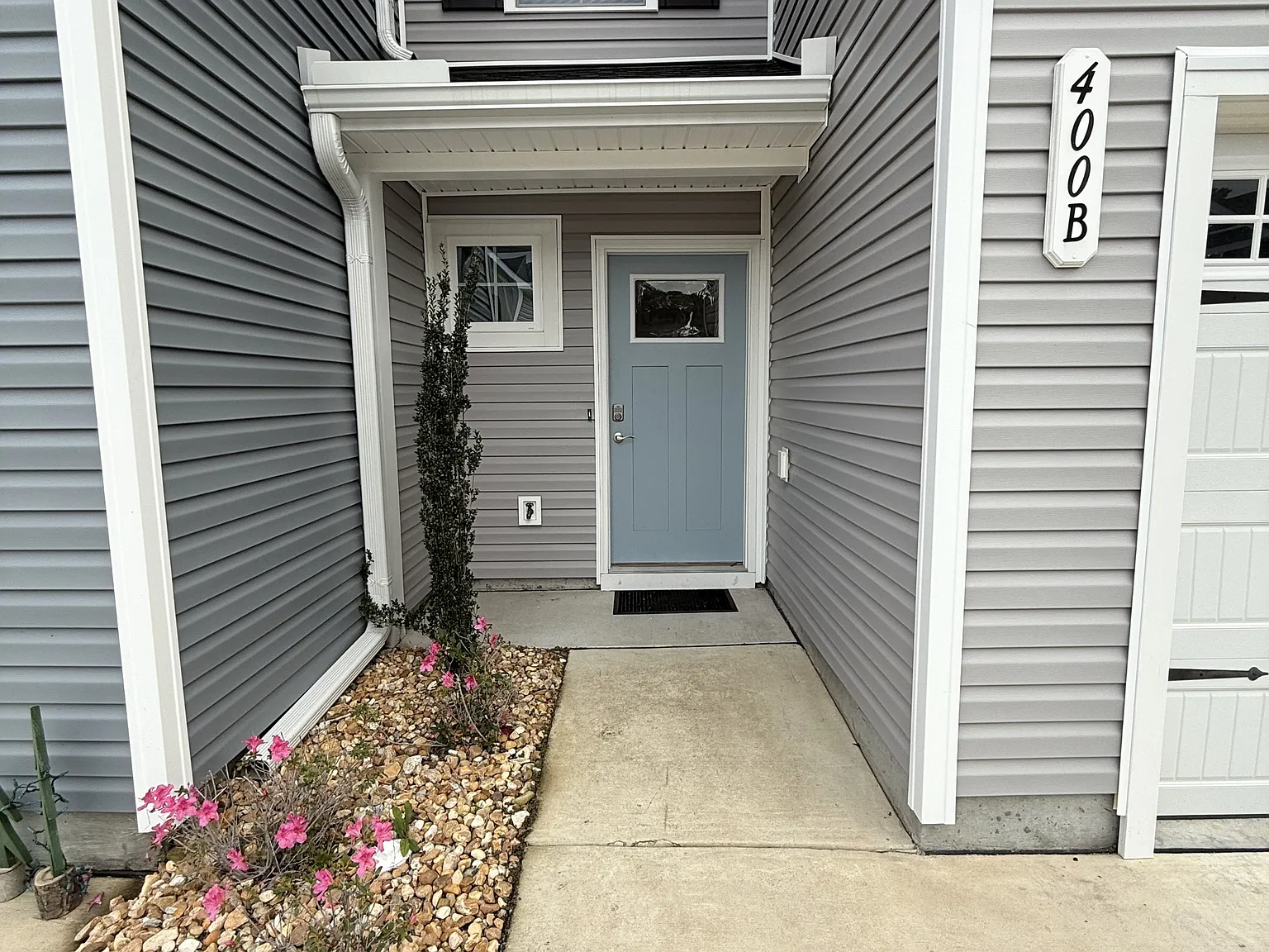 400 El Camino Drive - Unit B - . — Photo 2