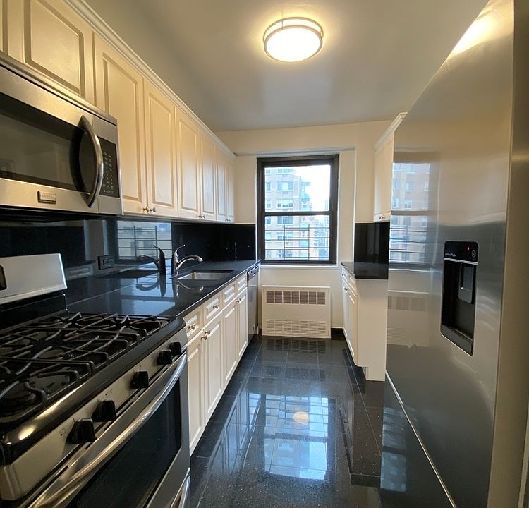 1st image of 305 E 86th St APT 15pw