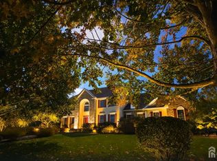 4 Goldfinch Ct, Plainsboro, NJ 08536