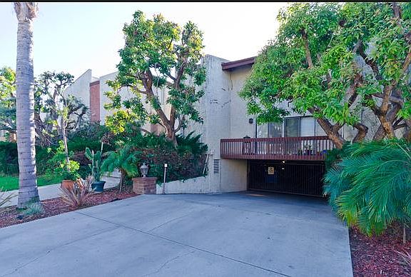 2nd image of 1805 S Barrington Ave APT 9