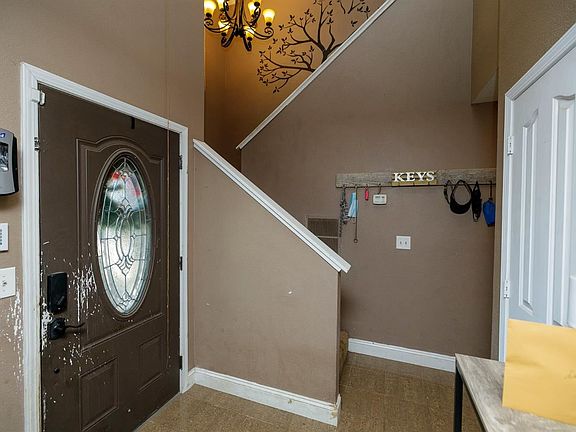 5th image of 908 Creekside Pl