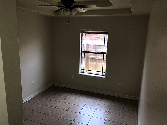4th image of 716 Jasper St APT 1