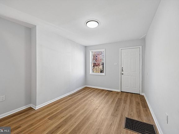 4th image of 35 Jersey St