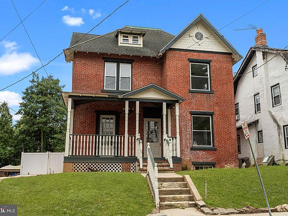 2nd image of 41 E Curtis Ave