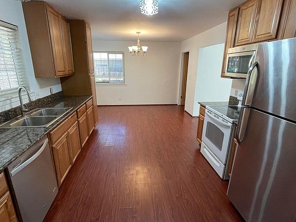 2nd image of 2272 Helen Ave